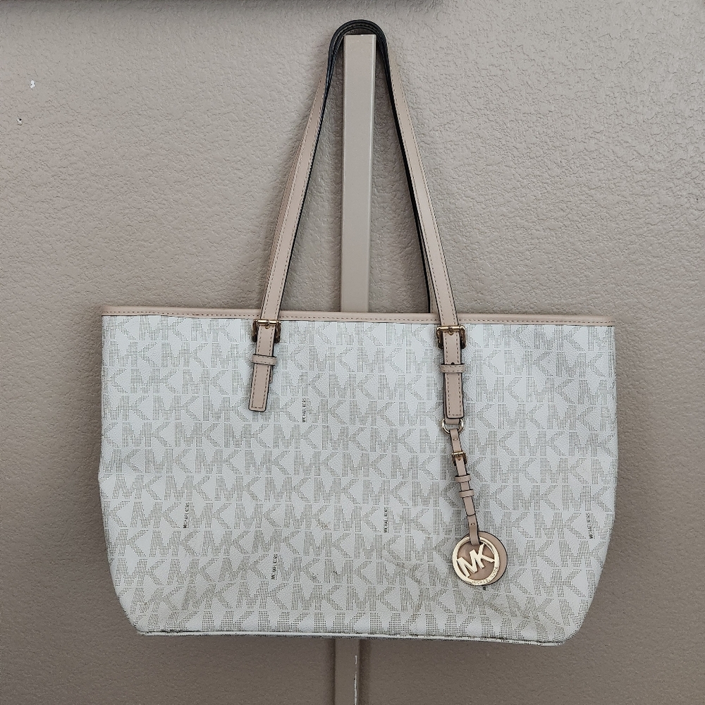 Michael Kors Cream Tote Bag with Structured Design